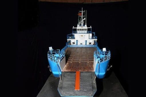 Maquette barge