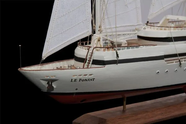 maquette de bateau Le ponant